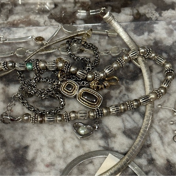 COPY - Vintage 2 Modern Large Lot Of Silver & Gold Tone Jewelry - Picture 5 of 8